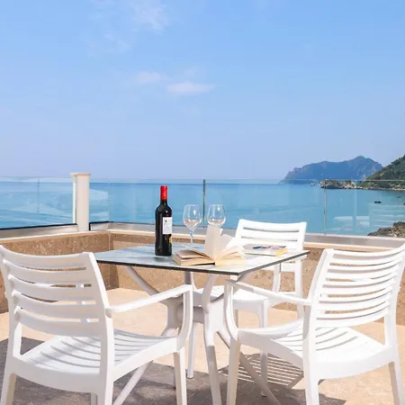 Kostas Beachfront *