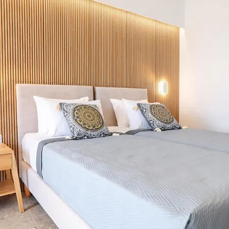 Kostas Beachfront Apartament