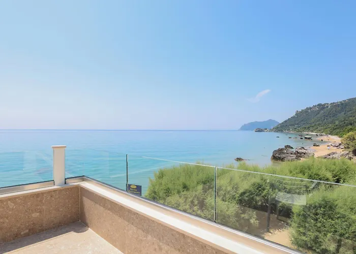 아파트 Kostas Beachfront