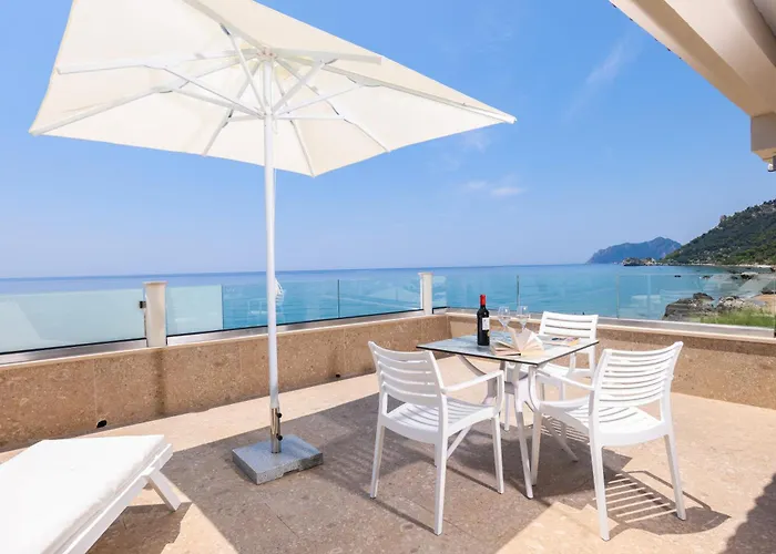Kostas Beachfront Apartment Agios Gordios (Corfu)